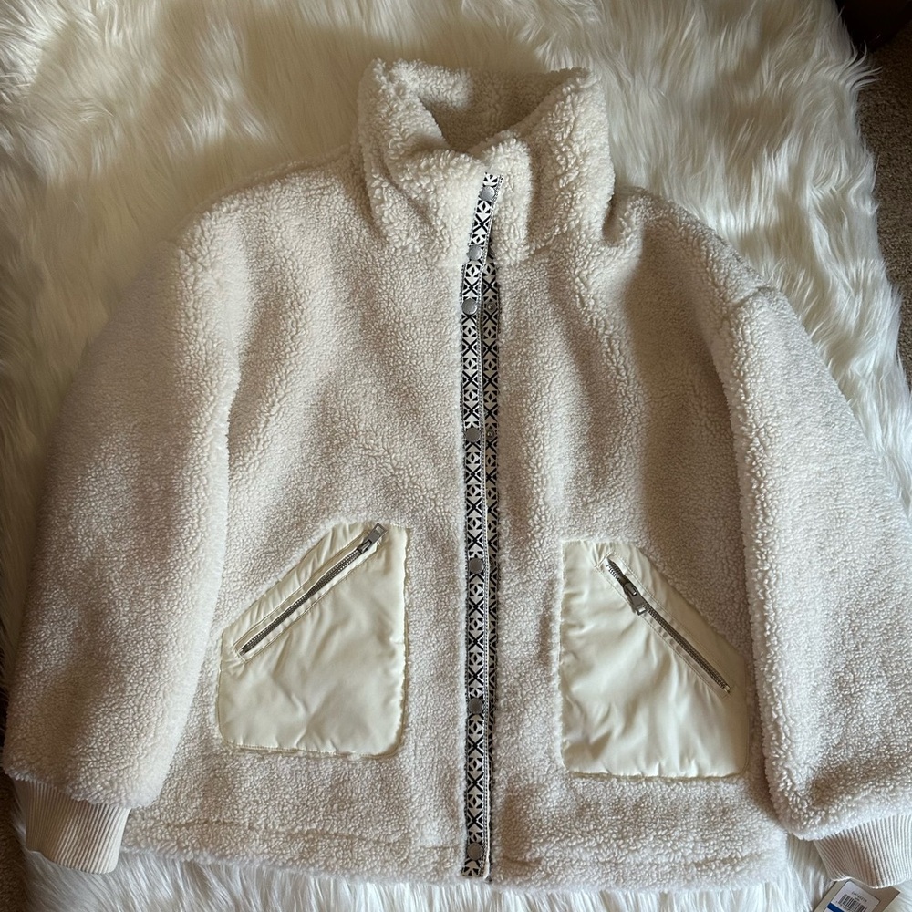 NWT - Levi Women's Cozy Cream Sherpa Jacket